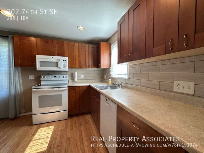 Photo - 202 74th St SE
