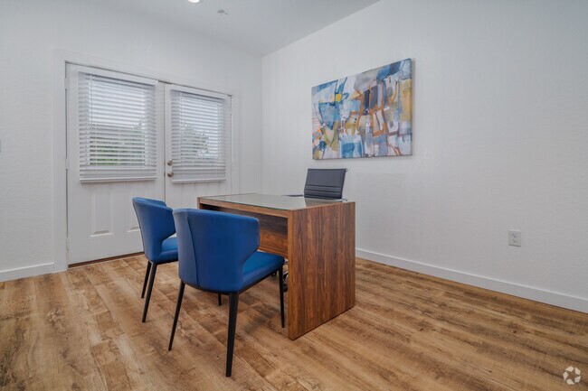 Comedor 2BR, 3BA - 1368SF - Belcara Luxury Townhomes