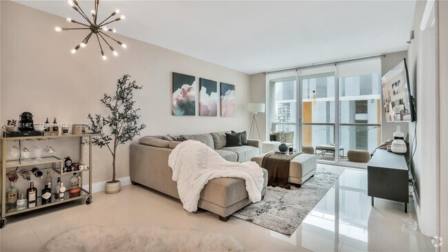 Building Photo - 55 SE 6th St Unit # 2500 Rental