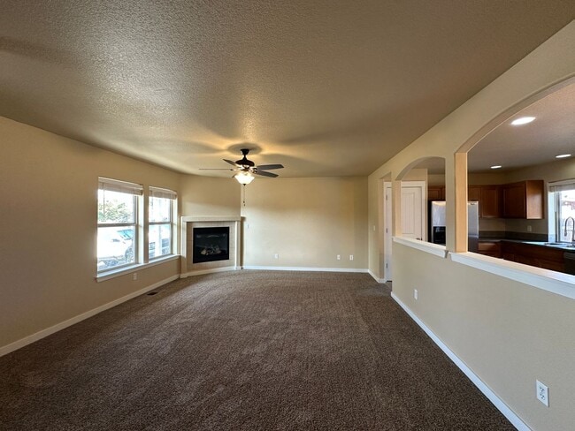 Photo - Remodeled 3 Bedroom / 2.5 Bathroom Home So...
