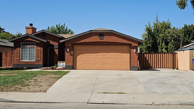 Building Photo - Newly Updated Home in SW Bakersfield