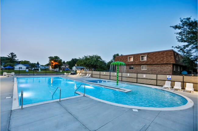 Main Image - Lorlyn of Batavia Apartments