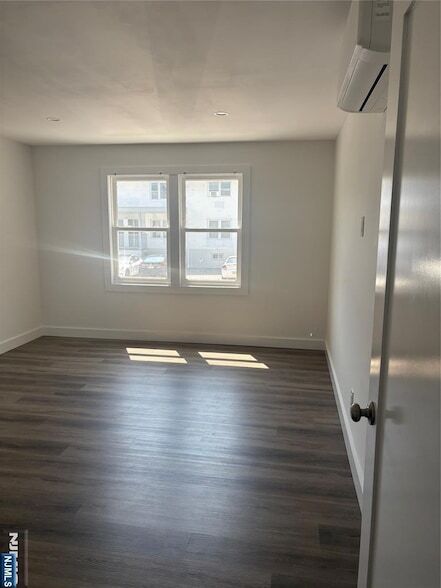 Building Photo - 671 Midland Ave Unit 9A Rental