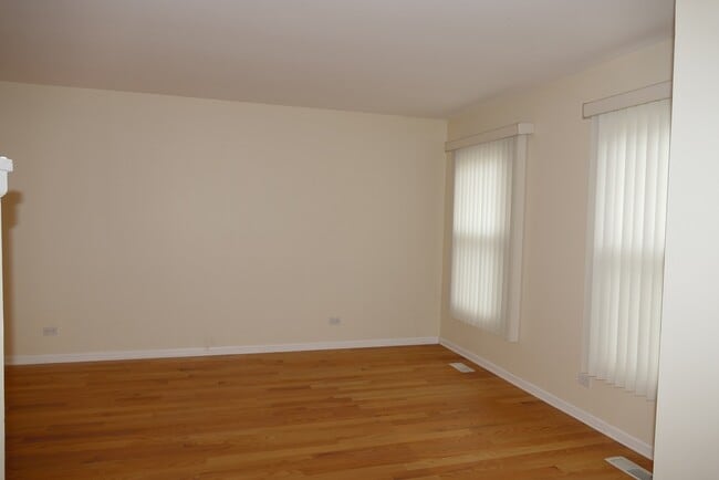 Photo - 711 N Lakeside Dr