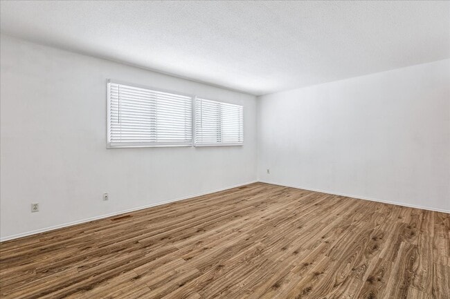 Photo - 6203-6122 122 Ave NW Unit 3