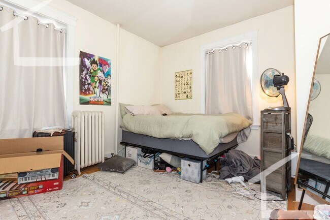 Photo - 3 Bed 1 Bath in Brookline