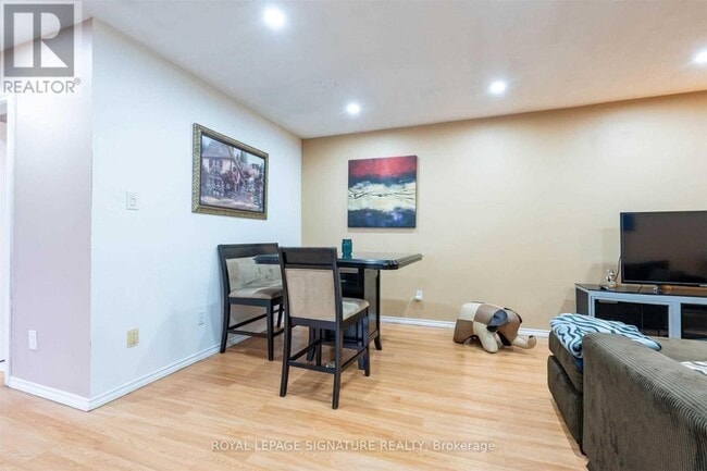 Photo - 52 Buchanan Crescent