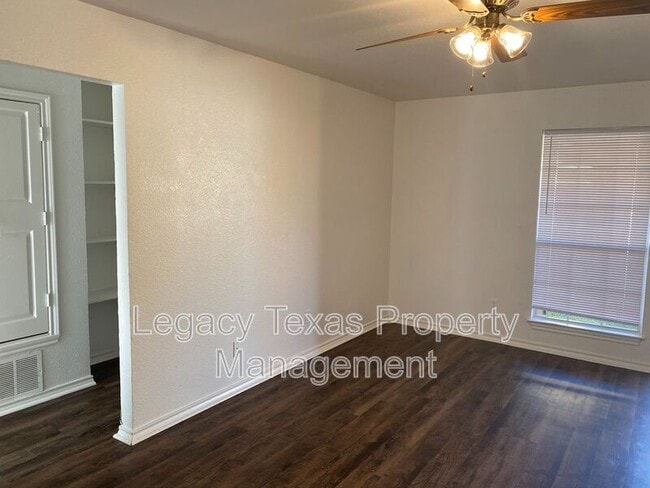 Photo - 701 Miracle Ln Unit B