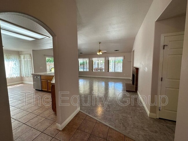 Photo - 2935 S Aspen St