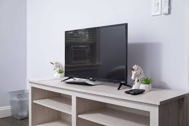 Building Photo - 7 Summit Ave Unit SI ID1511375P