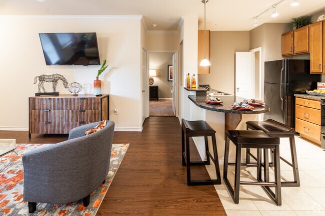 2BD,2BA - 1062 SF - MAA Onion Creek