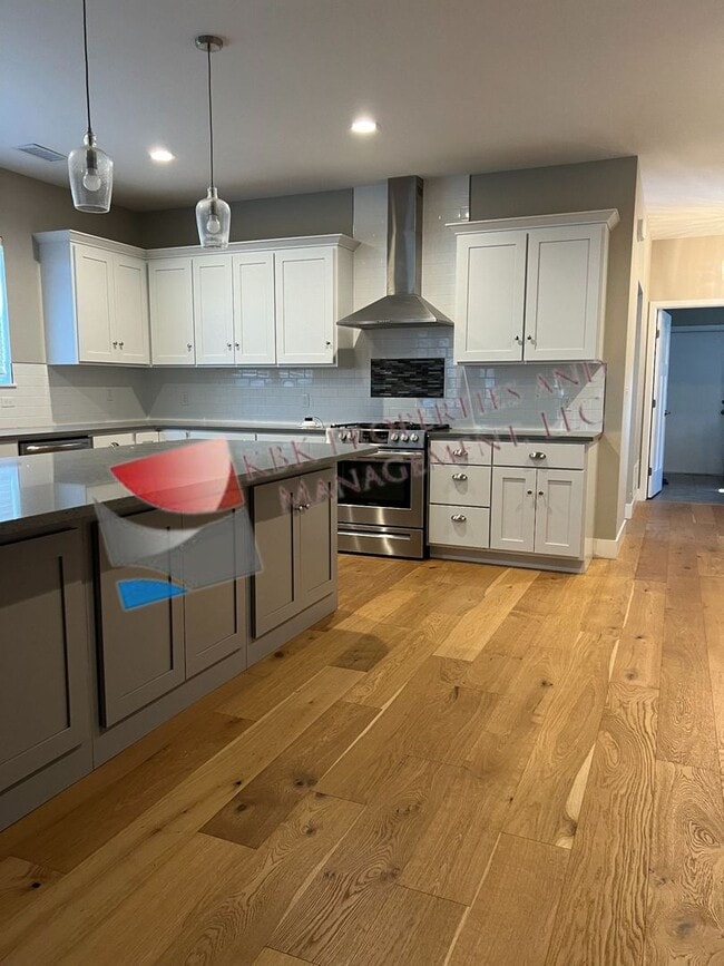 Photo - 637 Country Club Cir