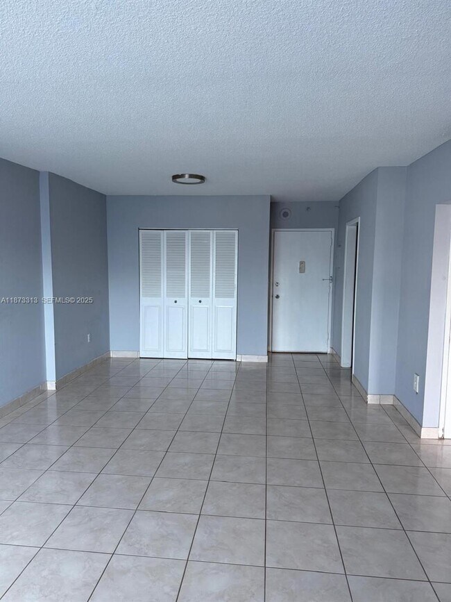 Photo - 400 Kings Point Dr Unit 525