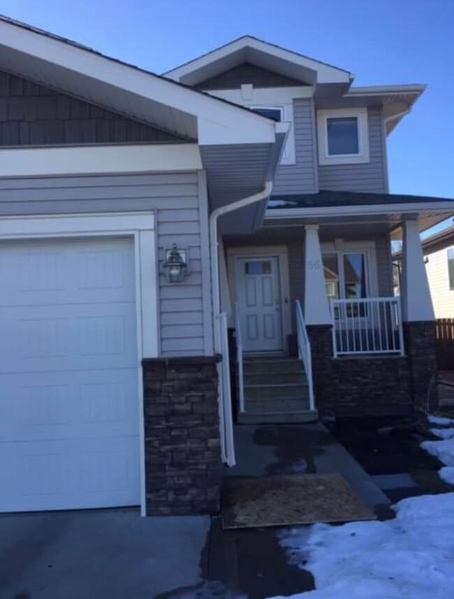 Photo - 56 Riverton Cres W