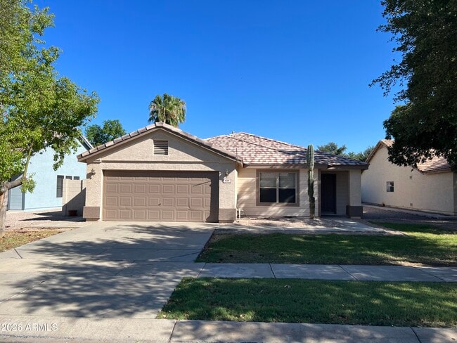 Building Photo - 434 W Fabens Ln