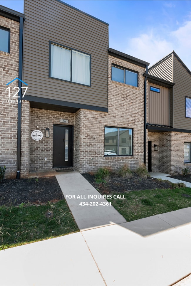 Photo - 3BR Townhome – Modern Amenities, Great Location!