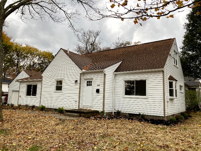 Photo - 300 Kenwood Ave