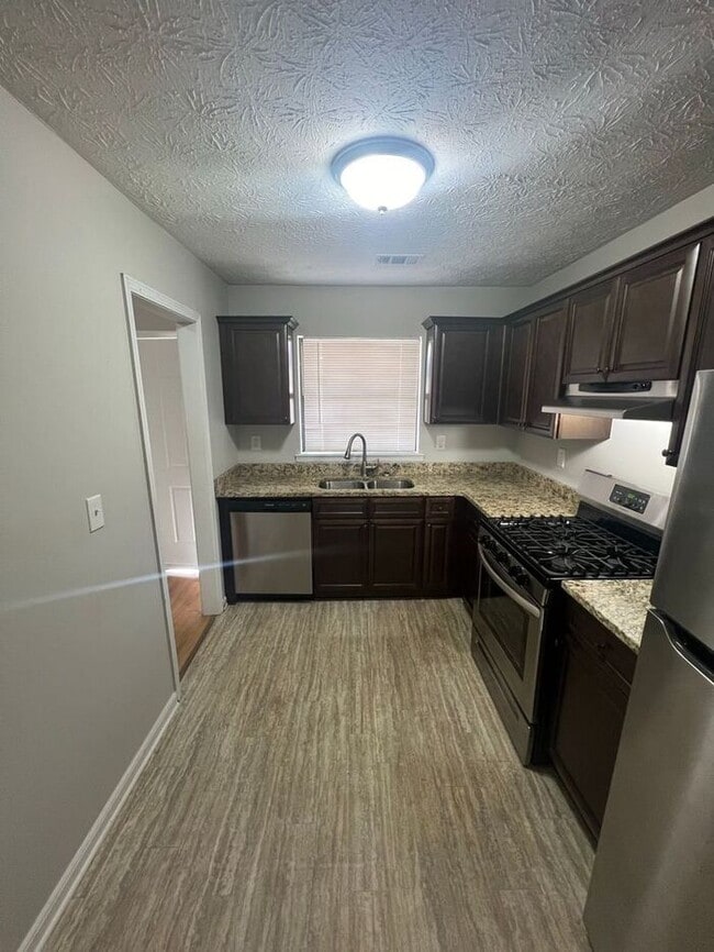 Photo - Ready Now!!! Cozy ranch 2 bedroom 1.5 bathroom duplex in Snellville! Unit A