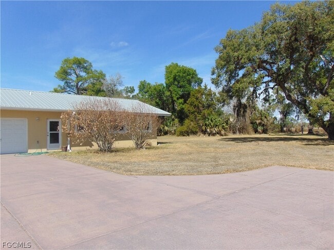 Photo - 1092 Riverbend Dr