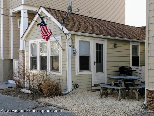 Photo - 28 E Rutherford Ln