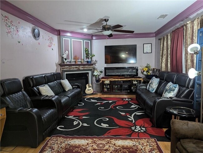 Photo - 815 Earlham Dr