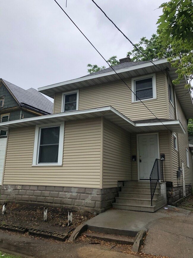 Photo - 325 E 2nd St Apartment Unit 1/2