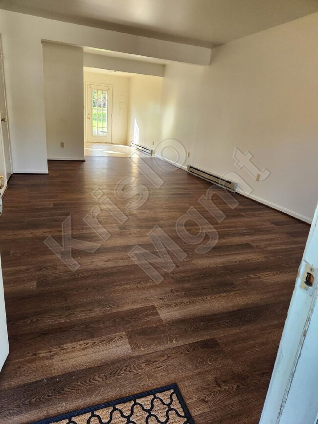 Living Room - 927 Harwood Rd Townhome