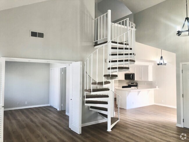 Building Photo - 53 Clover Ln Unit 282 Rental