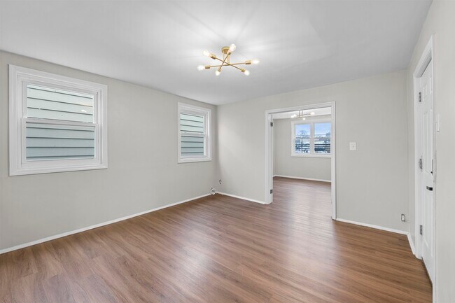 Photo - 173 MALLORY Ave Unit 2