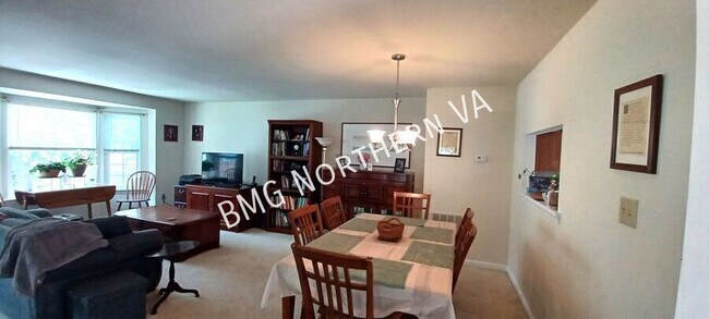 Photo - 6015 Keble Dr