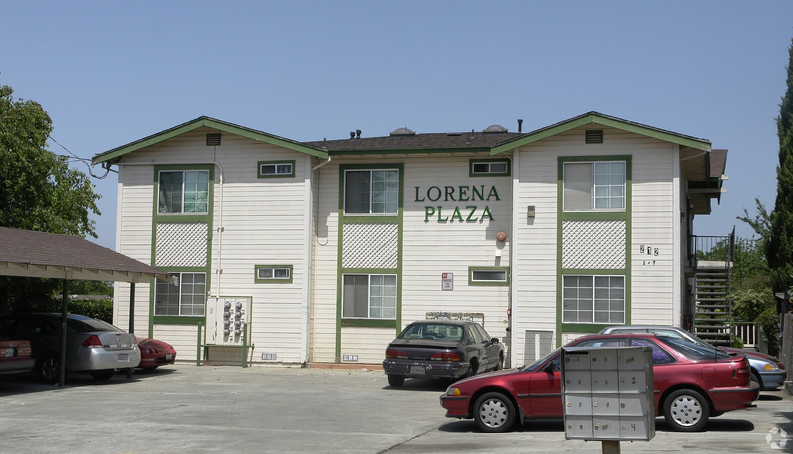 Lorena Plaza - Lorena Plaza Apartments