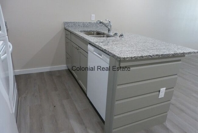 Photo - Modern 2 Bedroom 2 bathroom Apartment For Rent