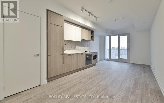 Photo - 2020 Bathurst St Unit 1219
