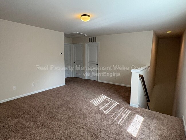 Photo - 2421 Girvan Dr