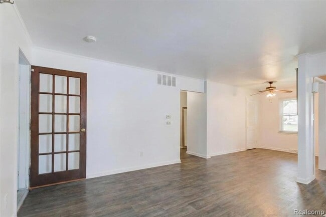 Photo - 12851 Saratoga St