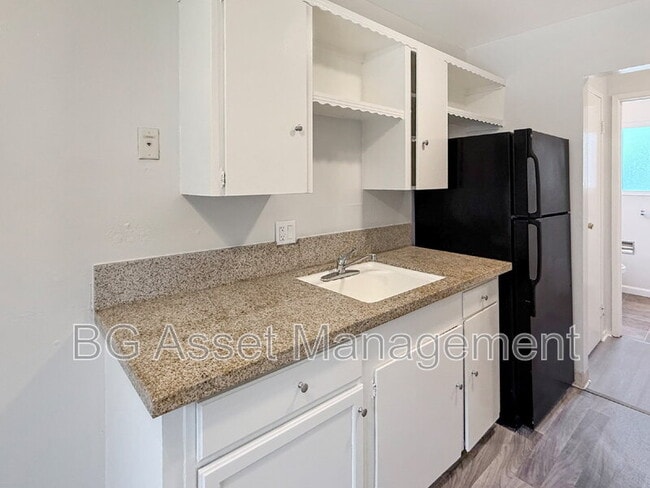 Photo - 1938 Ethan Wy Unit 3
