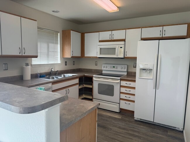 Photo - 3660 W 25th St