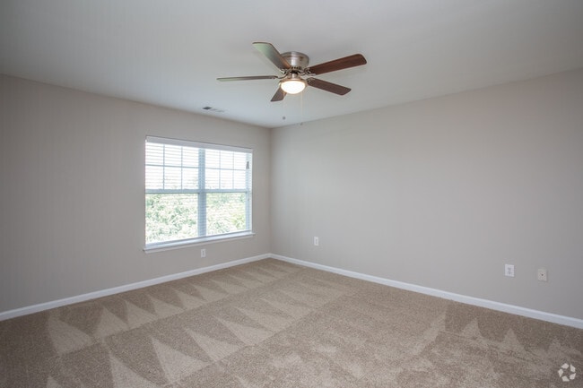 2BR, 2BA - 1,085 SF - Springfield