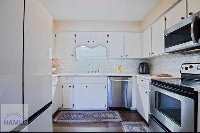 Photo - 615 Scott St