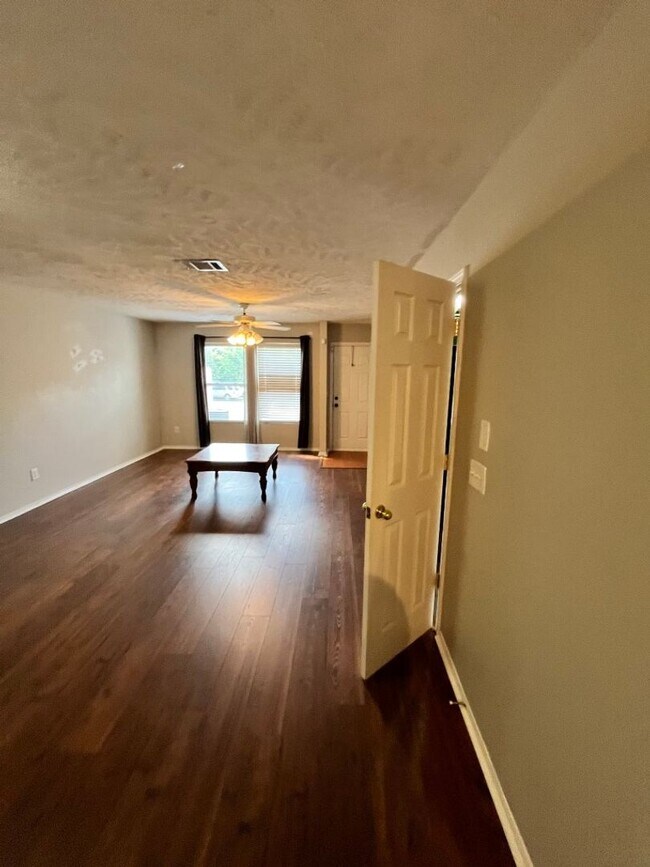 Photo - Prime Location Townhome