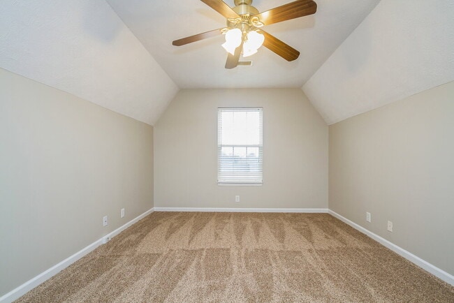 Photo - 1112 Skipton Dr