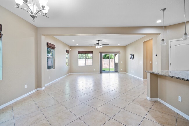 Photo - 906 E Del Rio St