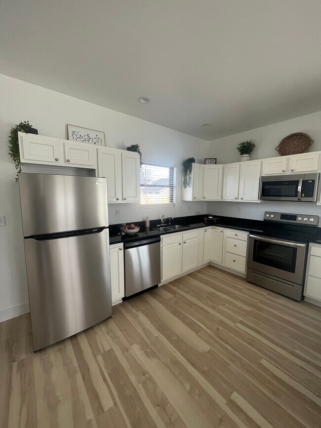 Photo - 1124 Winton Pl