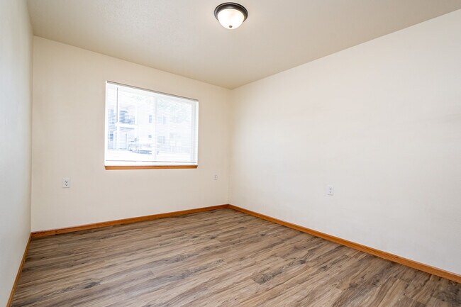 Eagle's Nest Apartments
