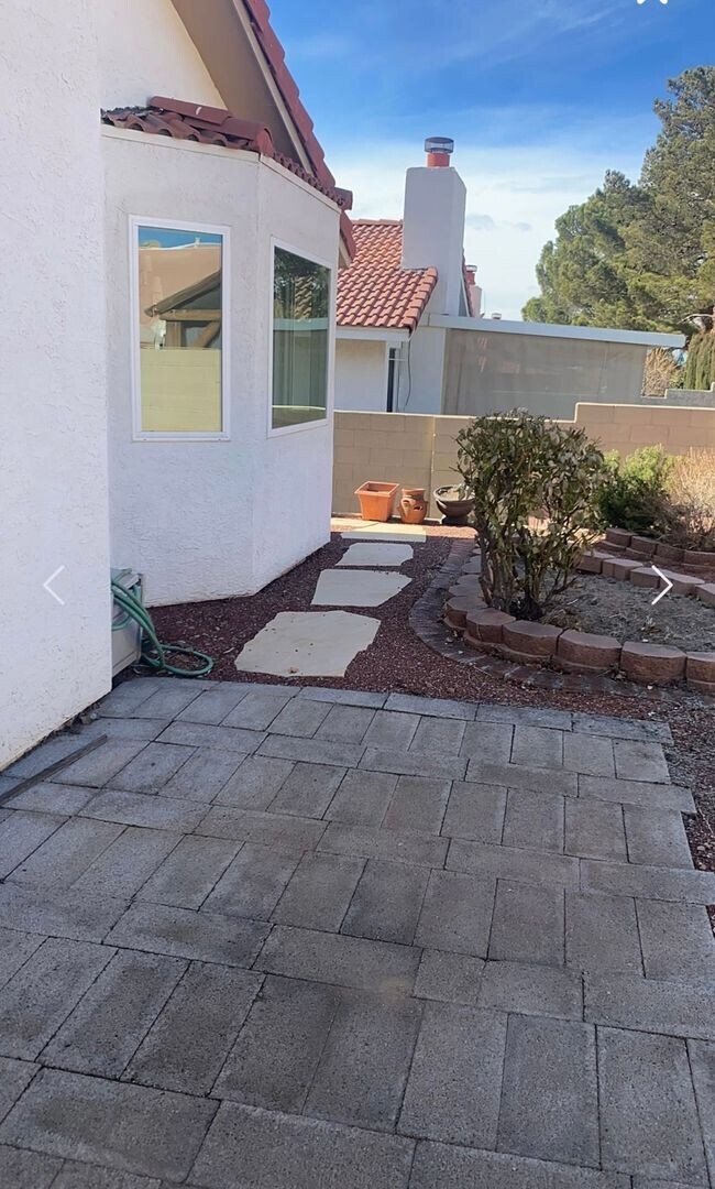 Beautiful three bedroom 2 bath home - Beautiful three bedroom 2 bath home