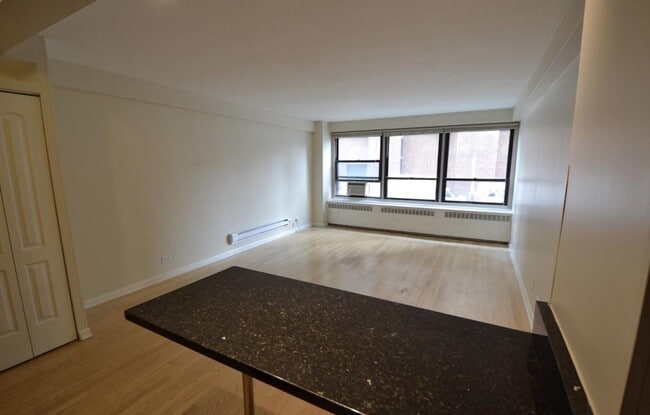 Photo - 4180 N Marine Dr Unit 201