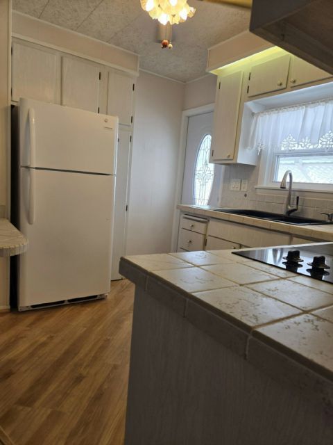 Photo - 4816 4th St W