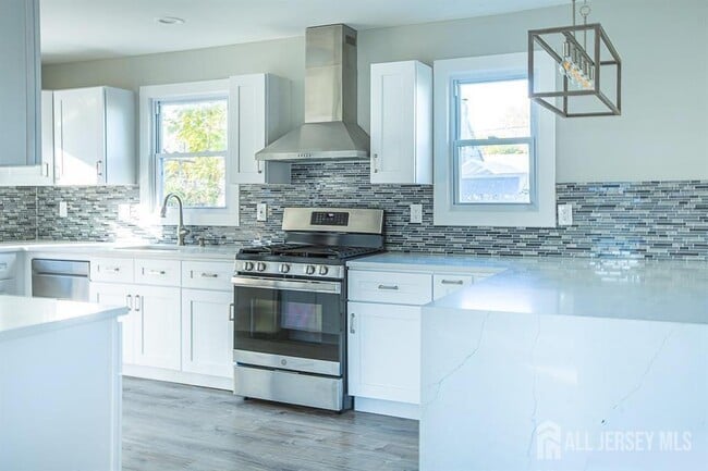 Photo - 213 Summerhill Rd