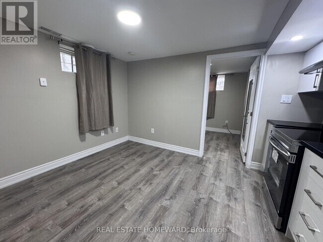 Photo - 20 Robinson Ave