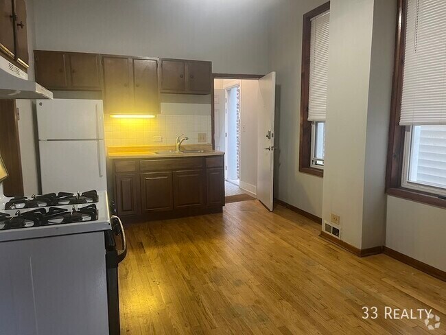 Building Photo - 2028 W Armitage-1R Unit 1R Rental